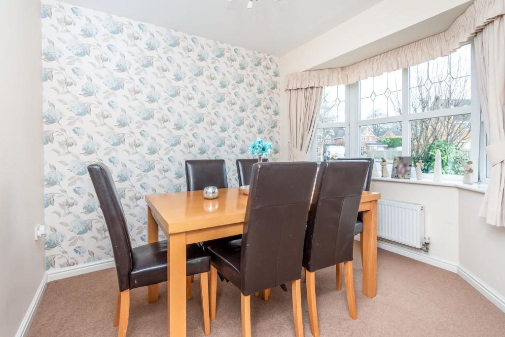 4 bedroom detached house for sale in Old School Drive, Stafford, Staffordshire, ST16