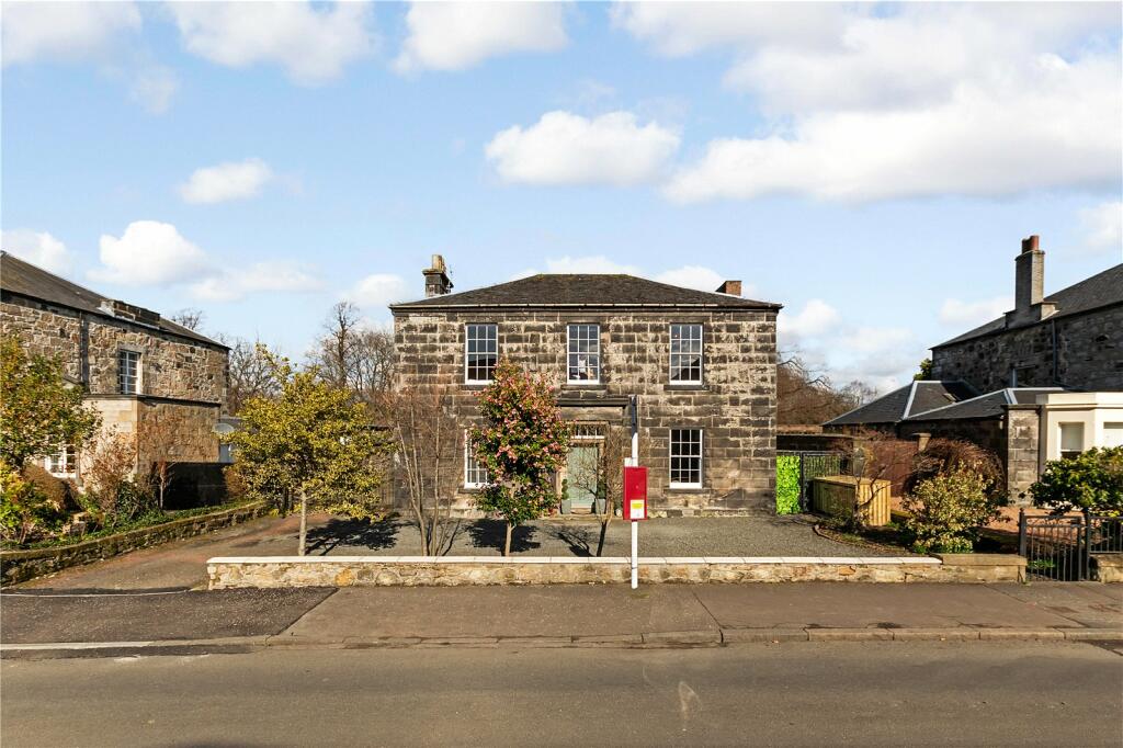 3 bedroom flat for sale in Grange Road, Alloa, Clackmannanshire, FK10