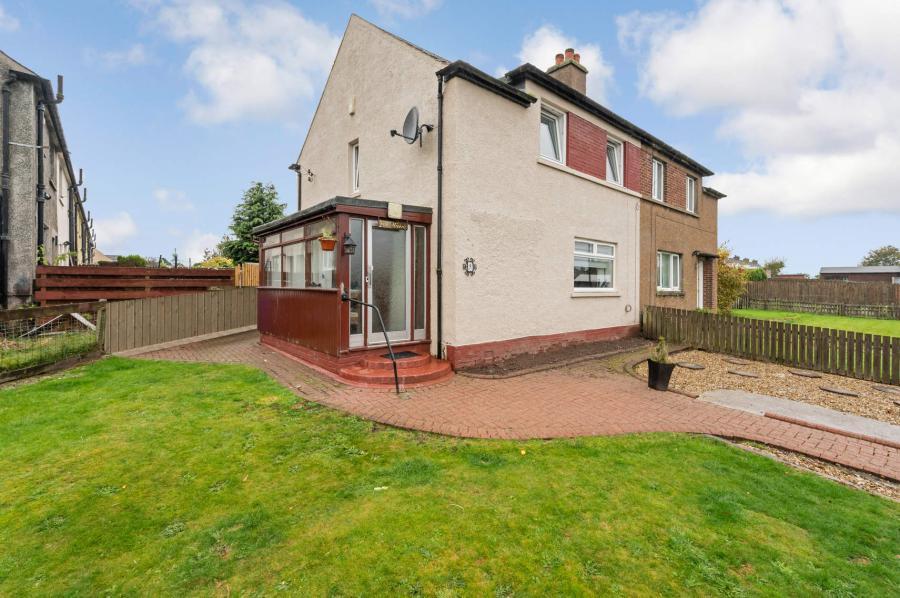 3 bedroom semidetached house for sale in Braehead Road, Stirling