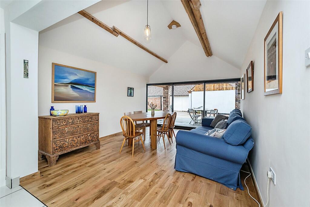 5 bedroom house for sale in South Side, Hutton Rudby, TS15