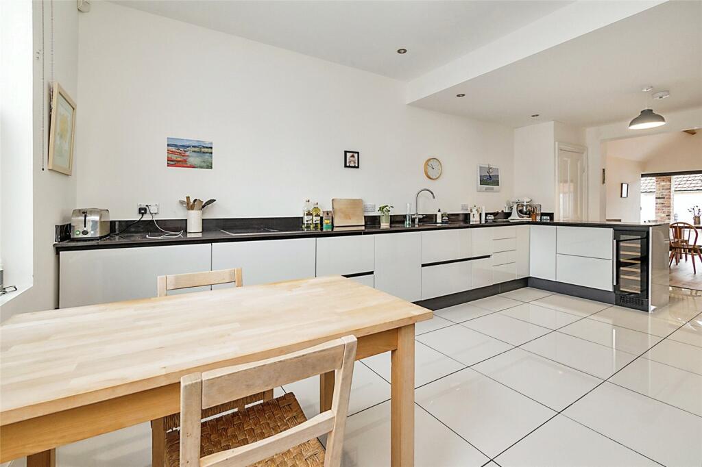 5 bedroom house for sale in South Side, Hutton Rudby, TS15