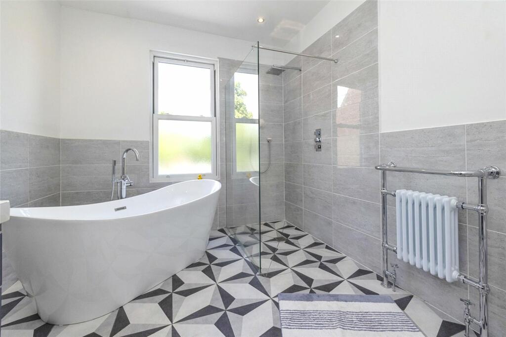 5 bedroom house for sale in South Side, Hutton Rudby, TS15