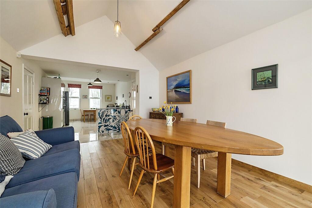 5 bedroom house for sale in South Side, Hutton Rudby, TS15