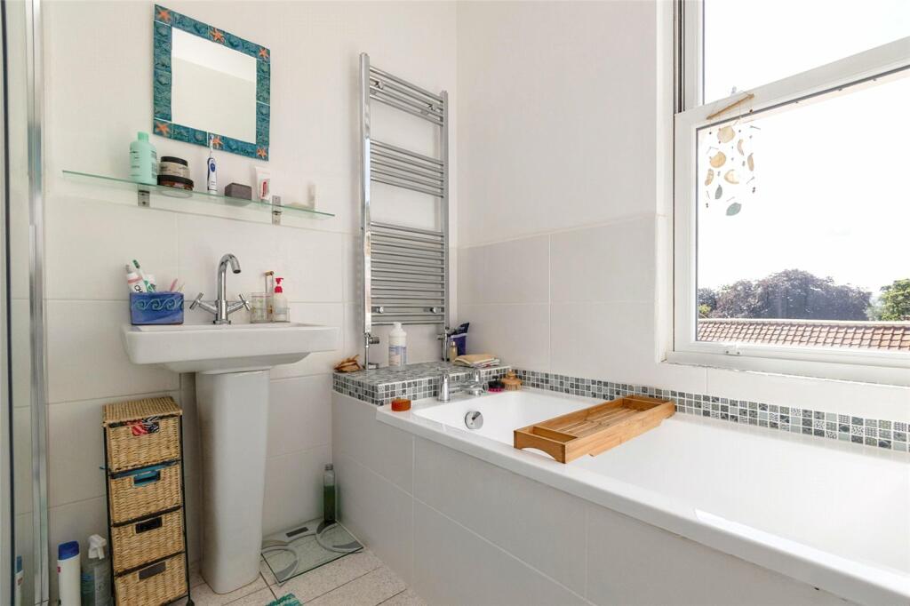 5 bedroom house for sale in South Side, Hutton Rudby, TS15