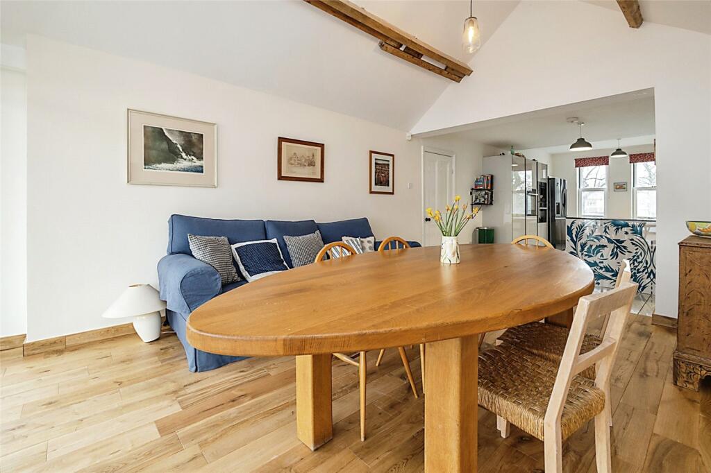 5 bedroom house for sale in South Side, Hutton Rudby, TS15