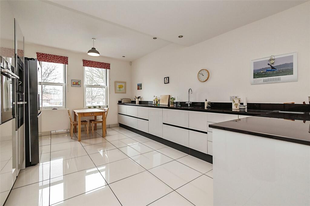 5 bedroom house for sale in South Side, Hutton Rudby, TS15