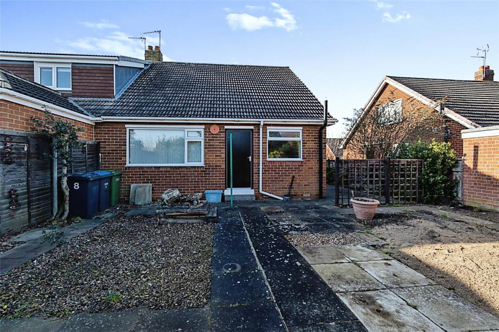 2 bedroom bungalow for sale in Fairfield Road, Stokesley, North