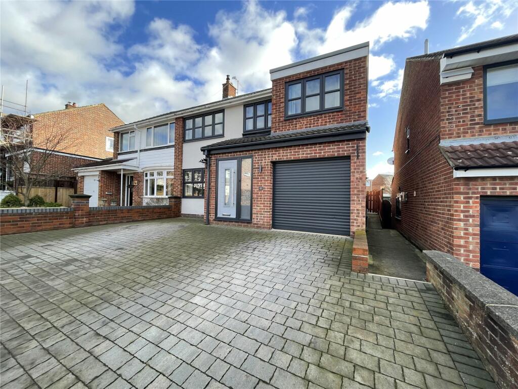 4 bedroom semidetached house for sale in Roseberry Drive, Great Ayton