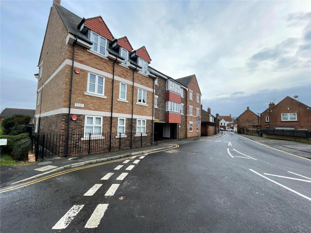 2 bedroom flat for sale in Balliol Court, Stokesley, Middlesbrough, TS9