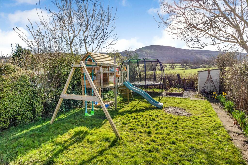 3 bedroom semidetached house for sale in Faceby Road, Carltonin