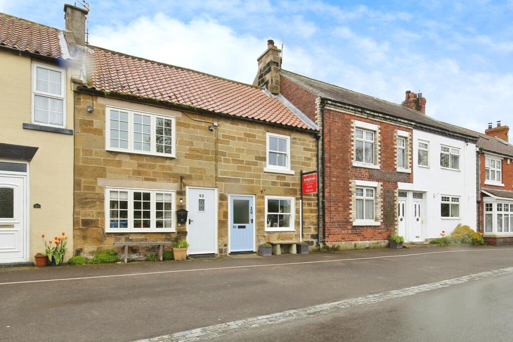 2 bedroom terraced house for sale in High Street, Swainby