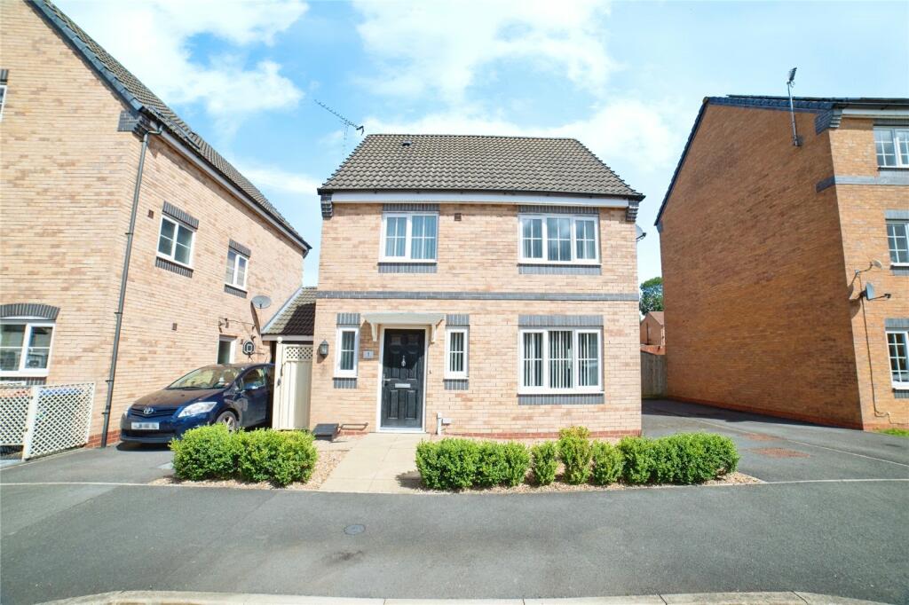 3 bedroom detached house for sale in Lower Meadow Lane, Huthwaite