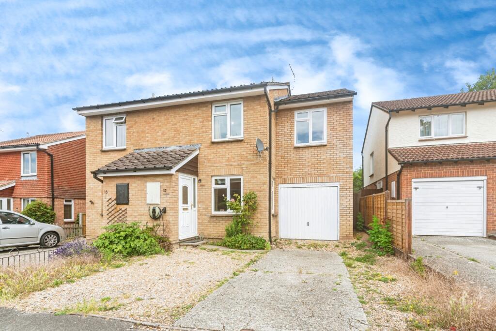 Main image of property: Farringdon Way, Tadley, Hampshire, RG26