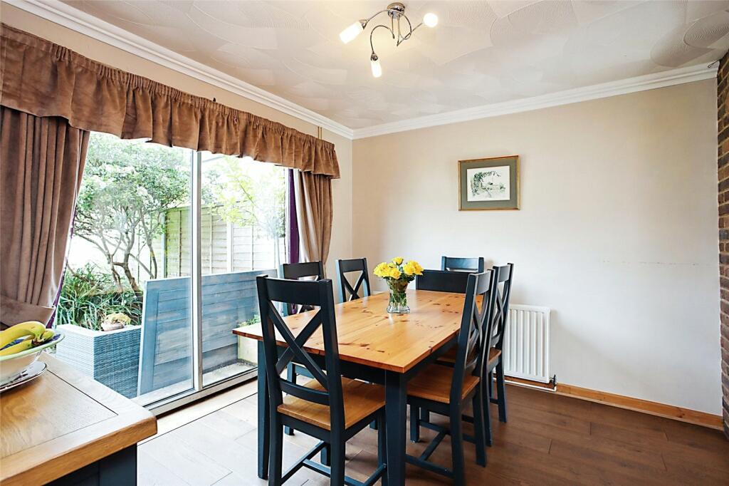 3 bedroom semidetached house for sale in Silverhurst Drive, Tonbridge