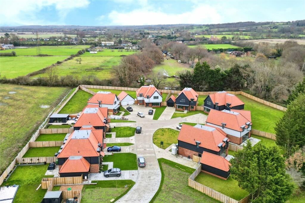 4 bedroom detached house for sale in Willow Lane, Paddock Wood