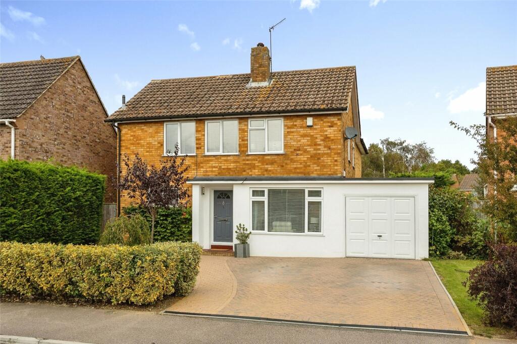 4 bedroom detached house for sale in Woodview Crescent, Hildenborough