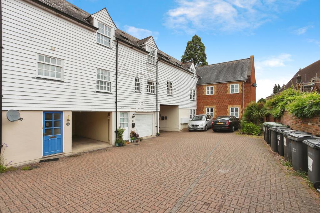 Main image of property: Kinnings Row, Tonbridge, Kent, TN9