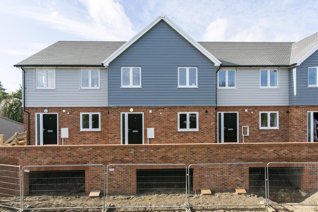 2 bedroom terraced house for sale in Branbridges Road, East Peckham