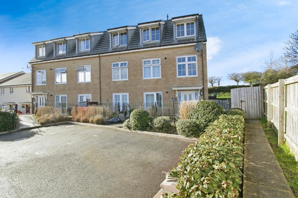 1 bedroom flat for sale in Centenary Way, Threemilestone, Truro