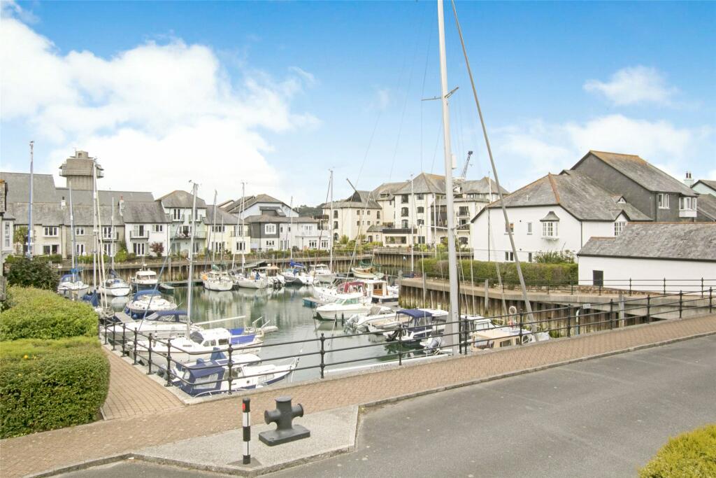 3 bedroom end of terrace house for sale in Bosloggas Mews, Port