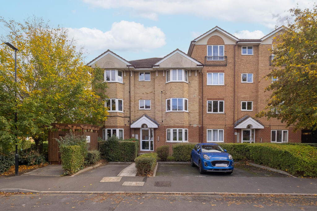 Main image of property: Varsity Drive, Twickenham, TW1