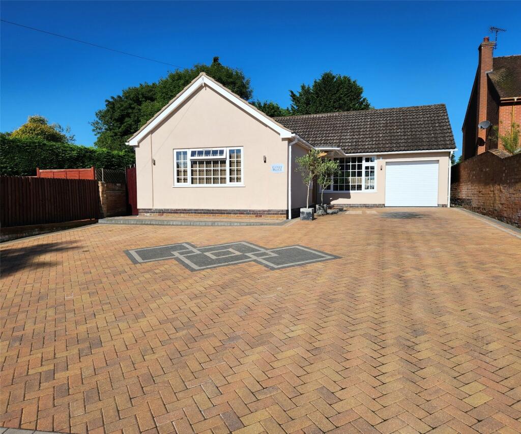 3 bedroom bungalow for sale in Hampton Road, HamptonOnTheHill, Warwick, Warwickshire, CV35
