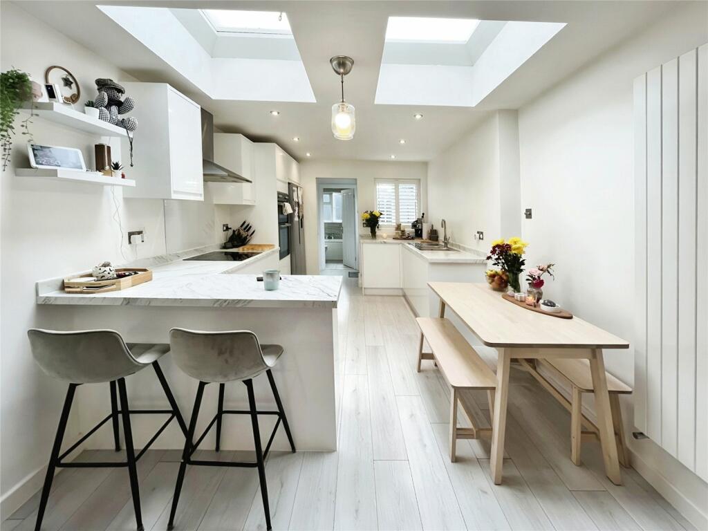 2 bedroom terraced house for sale in Linen Street, Warwick, CV34