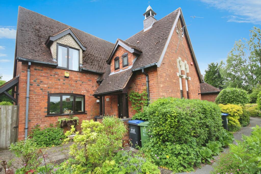 3 bedroom end of terrace house for sale in Old Warwick Road, Rowington