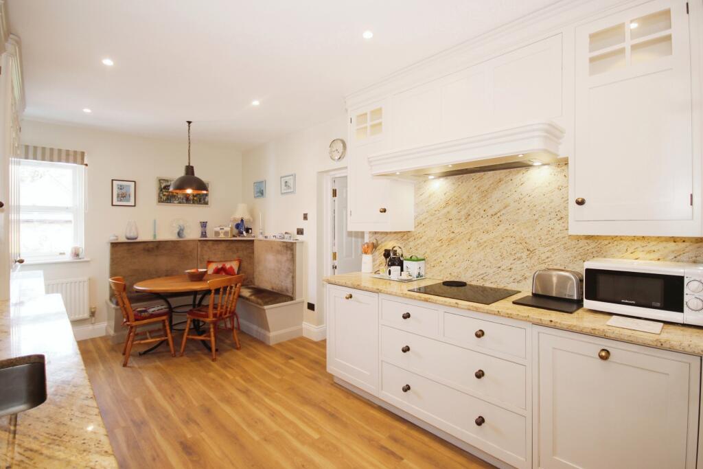 Additional property image - Neville Court, Castle Lane, Warwick, Warwickshire, CV34