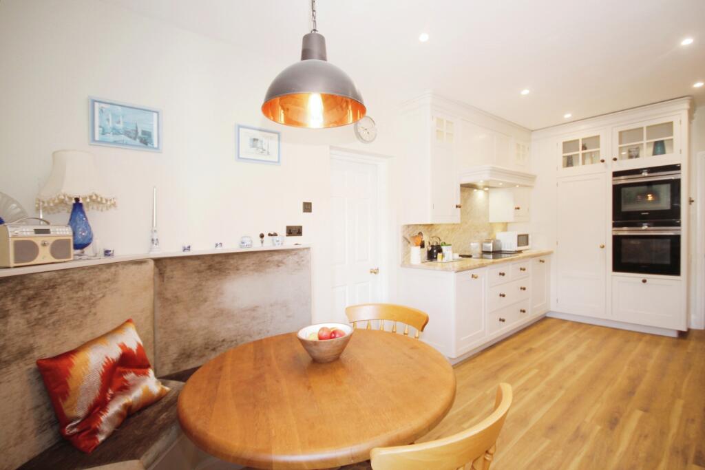Additional property image - Neville Court, Castle Lane, Warwick, Warwickshire, CV34