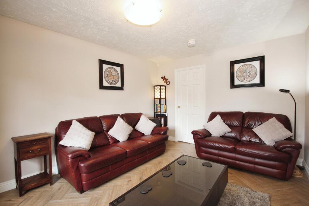 Additional property image - Combroke Grove, Hatton Park, Warwick, CV35