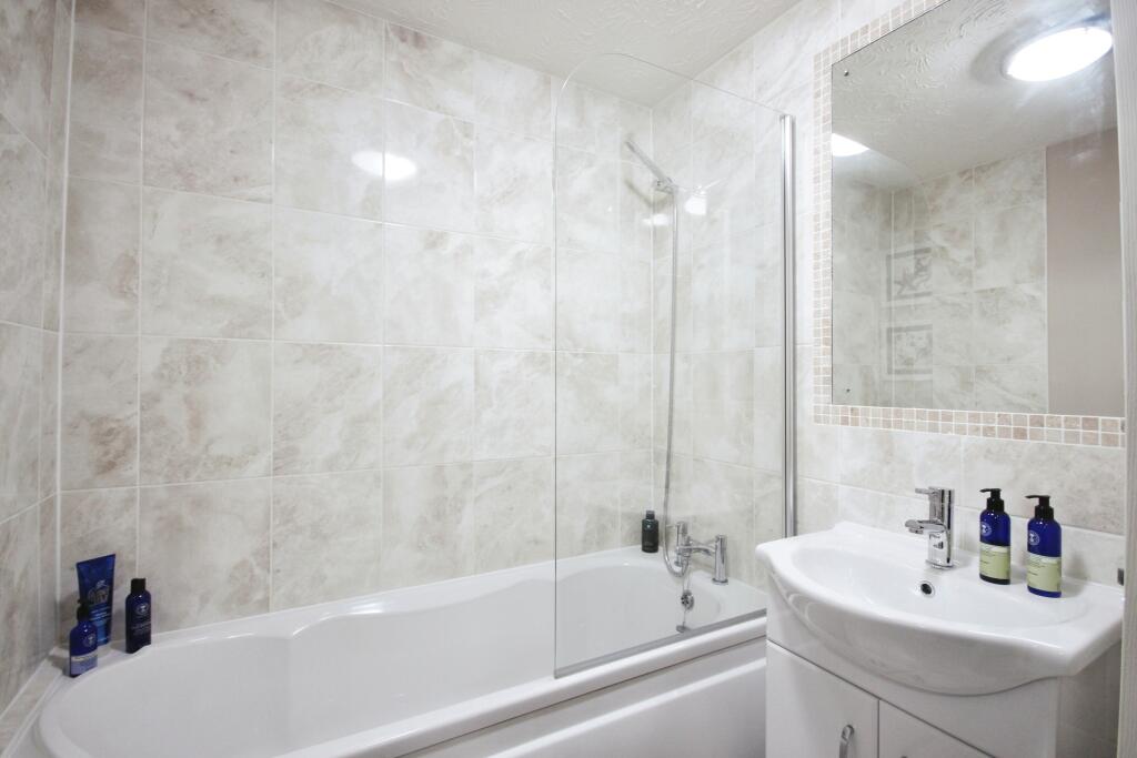 Additional property image - Combroke Grove, Hatton Park, Warwick, CV35