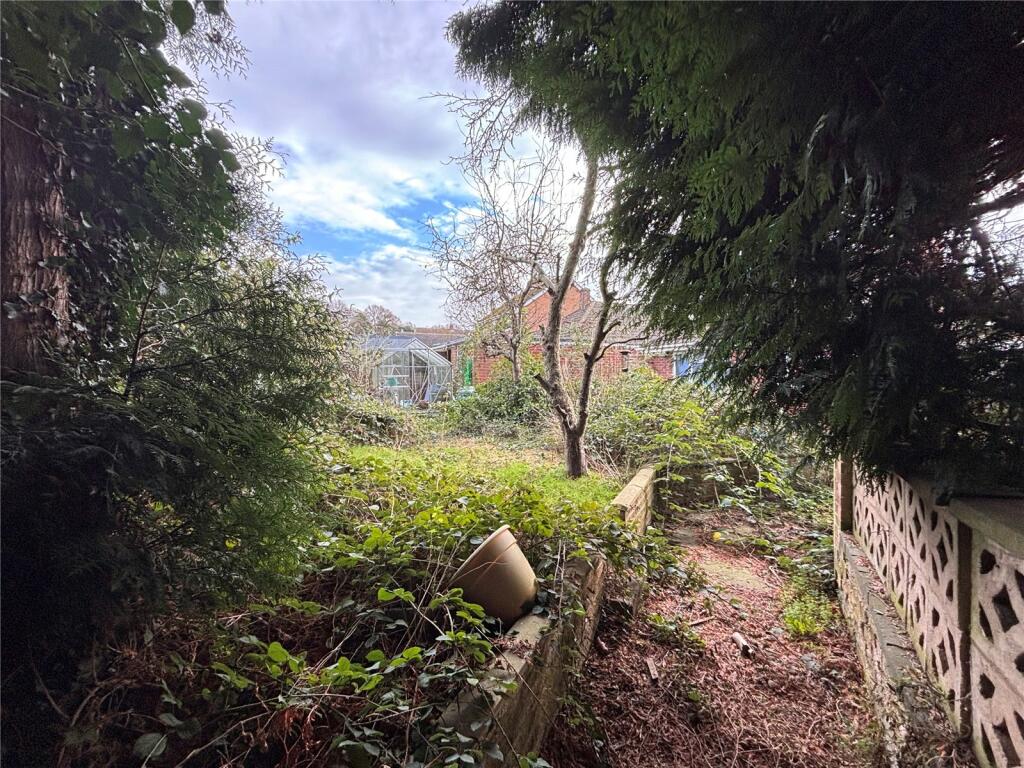 Additional property image - Spinney Hill, Warwick, Warwickshire, CV34