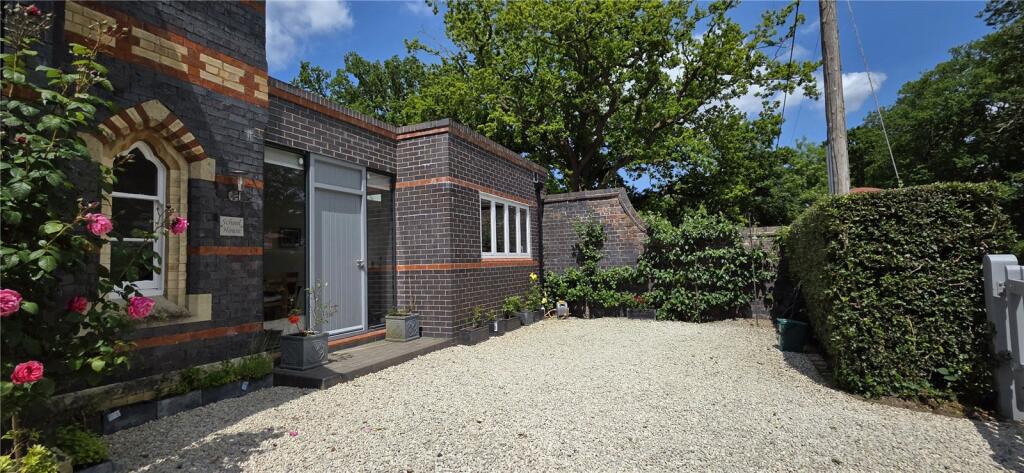 Main image of property: Birmingham Road, WARWICK, Warwickshire, CV35