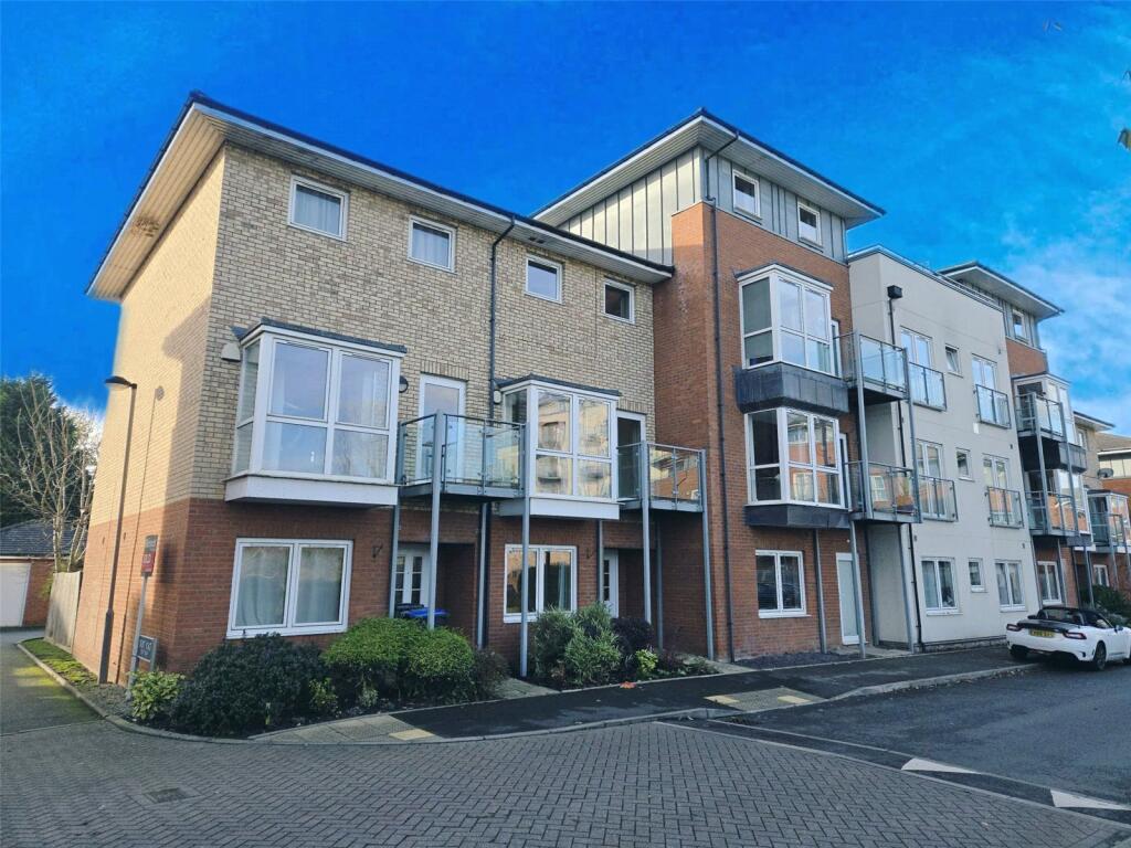 Main image of property: Kempton Drive, Warwick, Warwickshire, CV34