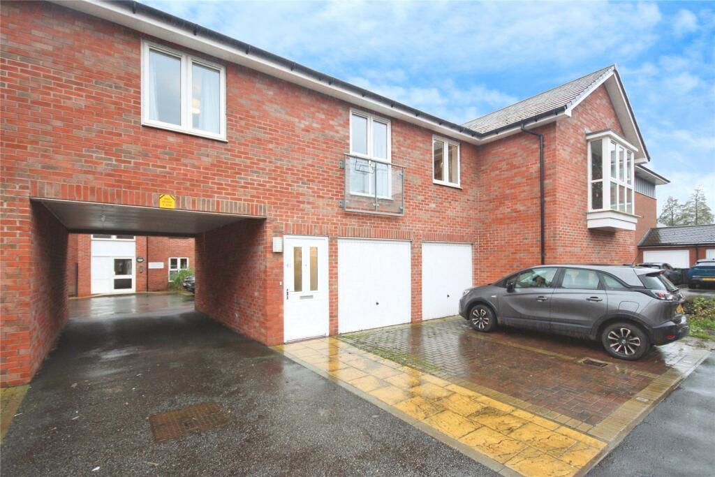 Main image of property: Kingfisher Close, Warwick, Warwickshire, CV34