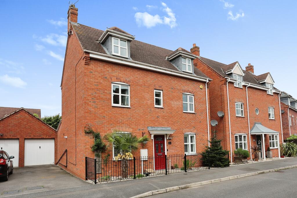 4 bedroom detached house for sale in Davidson Gardens, Ruddington, Nottingham, Nottinghamshire, NG11