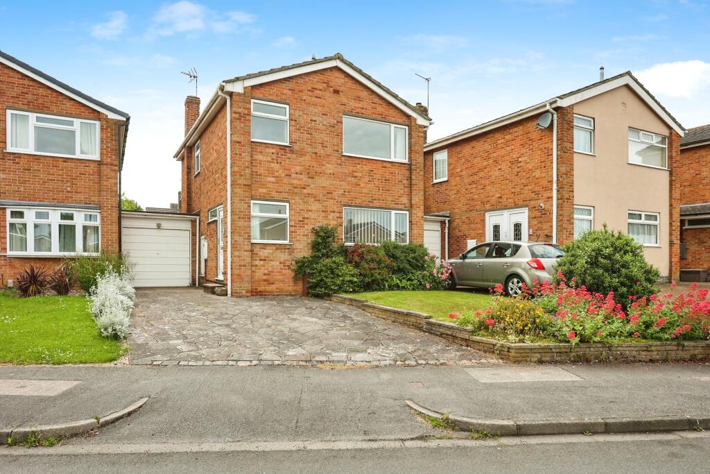 3 bedroom detached house for sale in Fabis Drive, Nottingham, Nottinghamshire, NG11