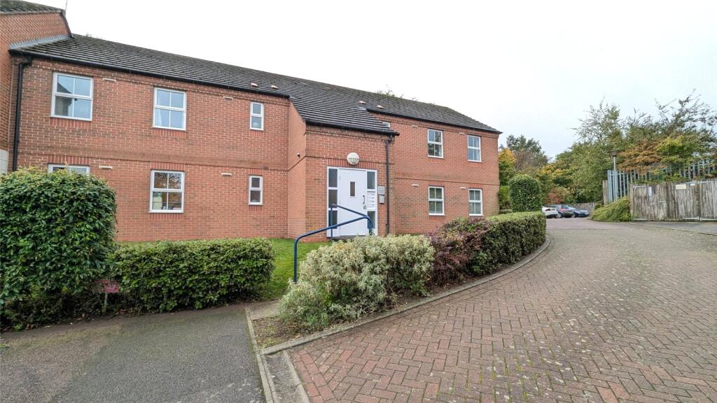 Main image of property: Whitcliffe Gardens, West Bridgford, Nottingham, Nottinghamshire, NG2