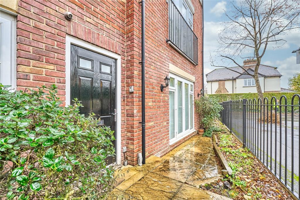 2 bedroom flat for sale in Rosemount Point, Rosemount Avenue, West