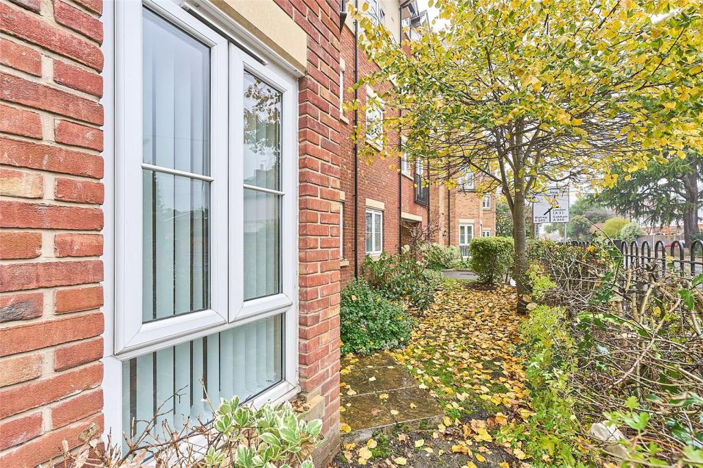 2 bedroom flat for sale in Rosemount Point, Rosemount Avenue, West