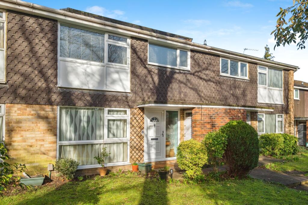 3 bedroom terraced house for sale in Pinewood Park, New Haw, Addlestone