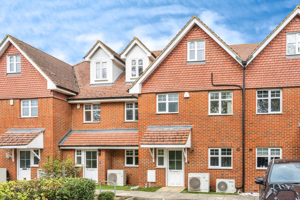 Main image of property: Loxley Close, Byfleet, West Byfleet, Surrey, KT14