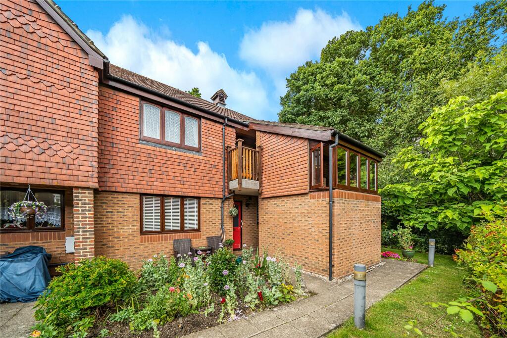 2 bedroom retirement property for sale in The Alders, West Wickham, BR4