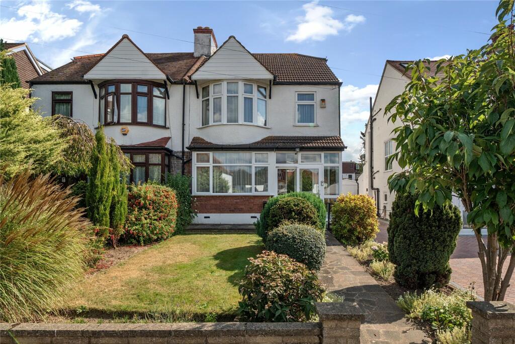 3 bedroom semidetached house for sale in The Avenue, West Wickham, BR4