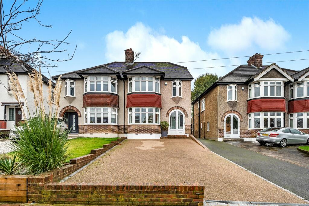 4 bedroom semidetached house for sale in Goodhart Way, West Wickham, BR4