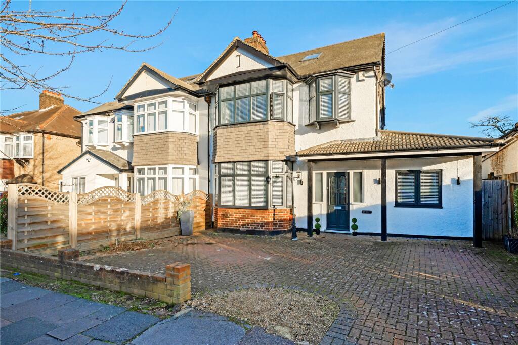 6 bedroom semidetached house for sale in Ravenswood Avenue, West