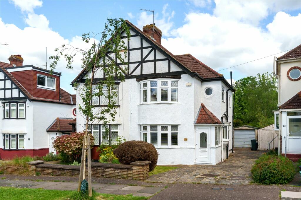 3 bedroom semidetached house for sale in Birch Tree Avenue, West Wickham, BR4