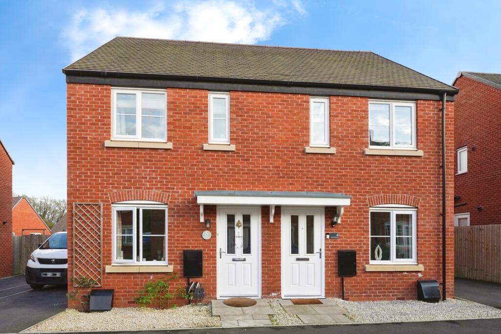 2 bedroom semi-detached house for sale in Harrison Gardens, Rushwick, Worcester, Worcestershire, WR2