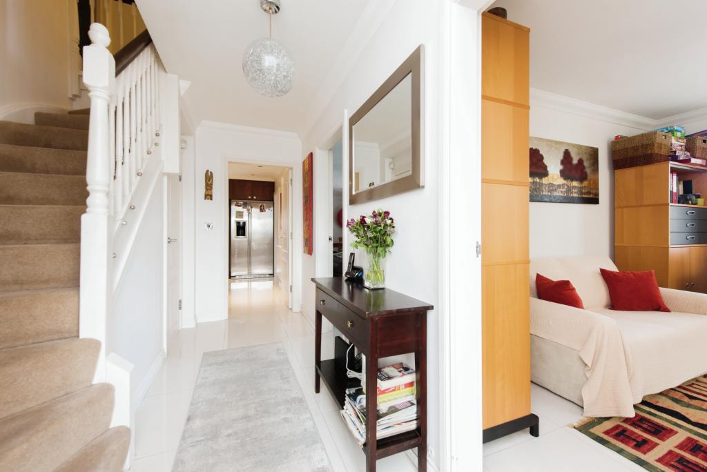 5 bedroom detached house for sale in Green Lane, Worcester Park, KT4